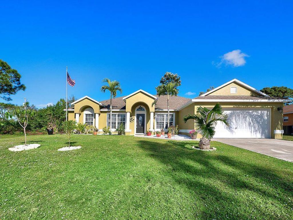 Photo of 451 SW Kabot Avenue, Port Saint Lucie, FL 34953 (MLS # R10741253)