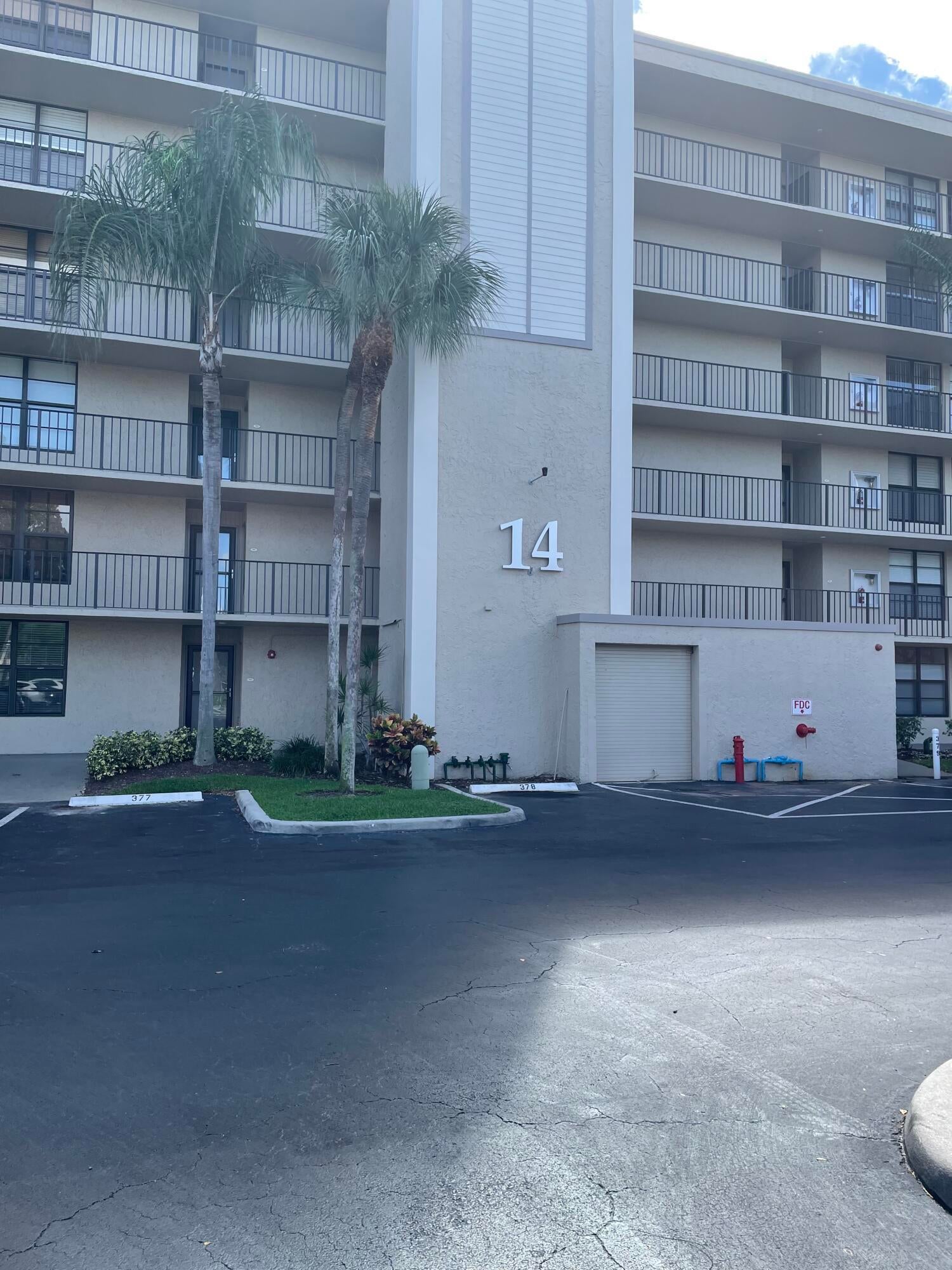 14 Royal Palm Way 204
