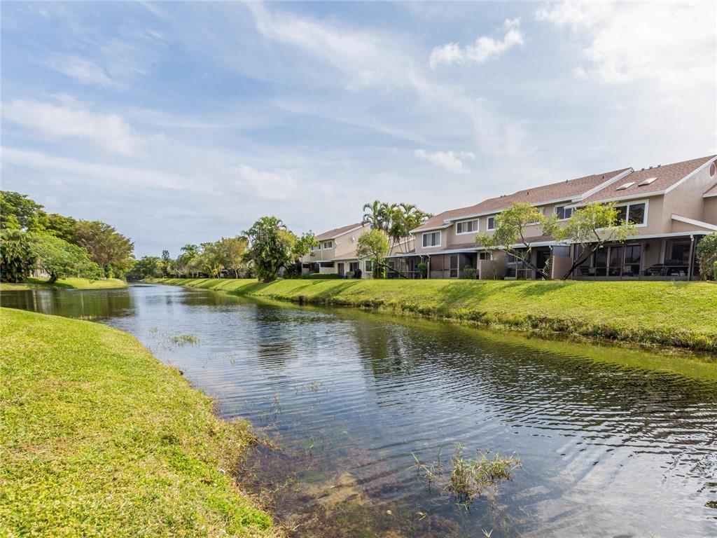 The Meadows Of Crystal La - Residential