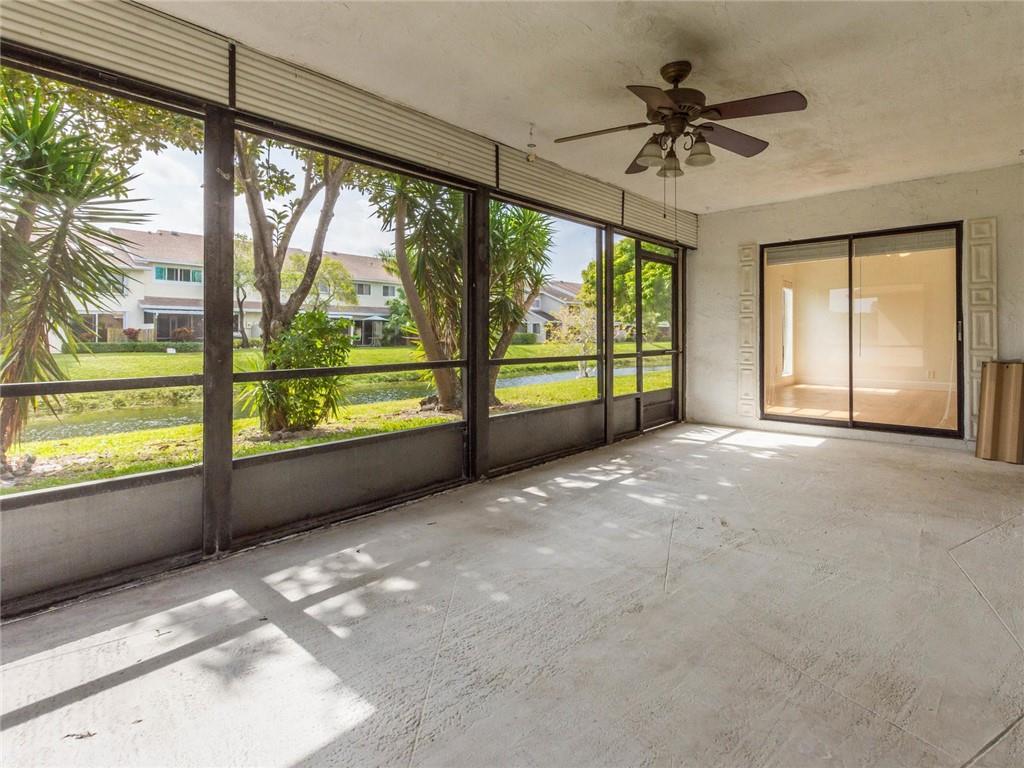 The Meadows Of Crystal La - Residential