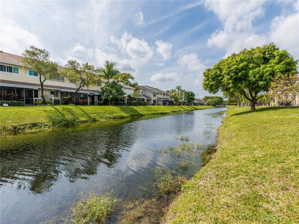 The Meadows Of Crystal La - Residential