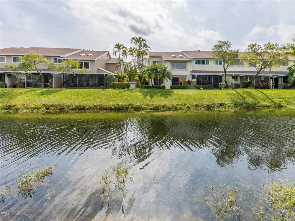 The Meadows Of Crystal La - Residential