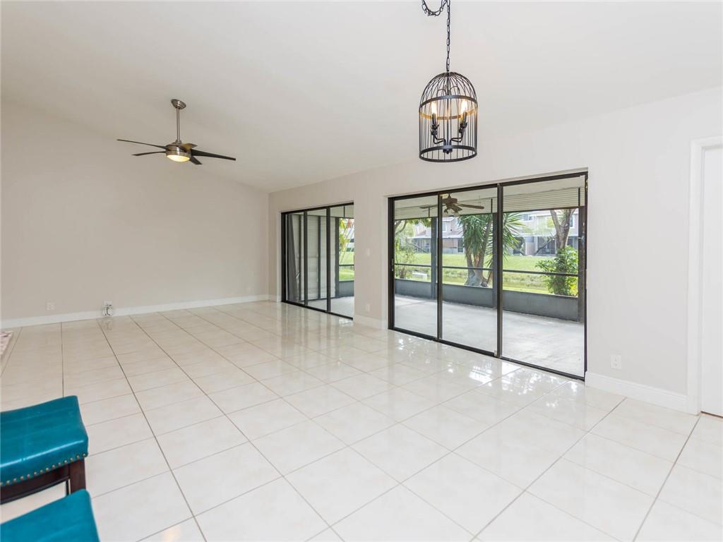 The Meadows Of Crystal La - Residential