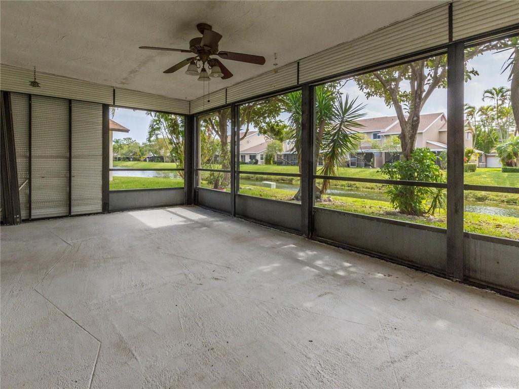 The Meadows Of Crystal La - Residential