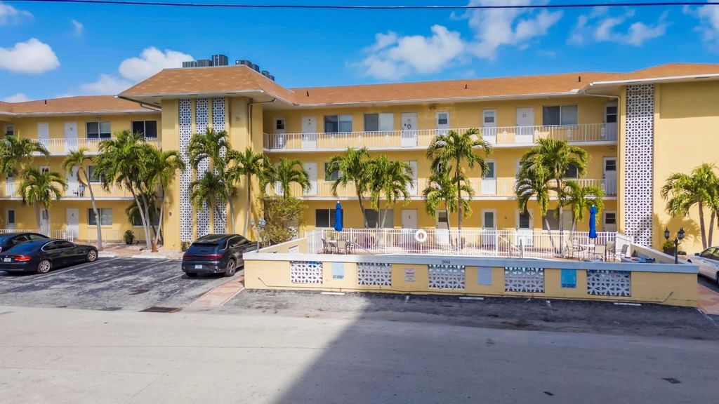 Photo of 3061 NE 49th Street #6, Fort Lauderdale, FL 33308 (MLS # F10485982)