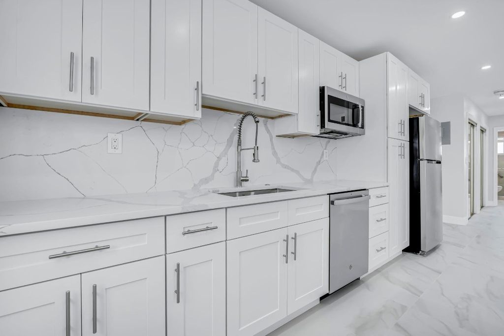 Photo of 3061 NE 49th Street #6, Fort Lauderdale, FL 33308 (MLS # F10485982)