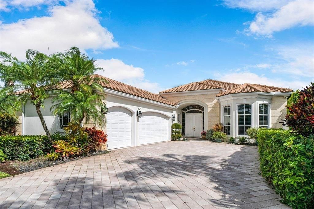Photo of 1141 Crystal Drive, Palm Beach Gardens, FL 33418 (MLS # R10718290)