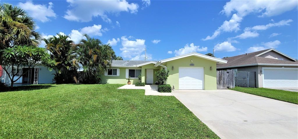 Photo of 550 Riverside Drive, Palm Beach Gardens, FL 33410 (MLS # R10744065)