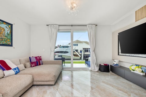 Tiny photo for 966 Jeffery Street, Boca Raton, FL 33487 (MLS # B26070789)