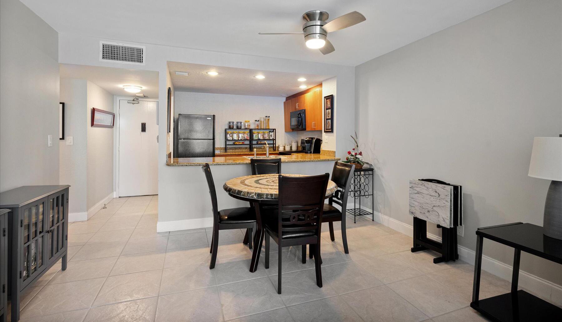 LE CHATEAU ROYAL CONDO - Residential