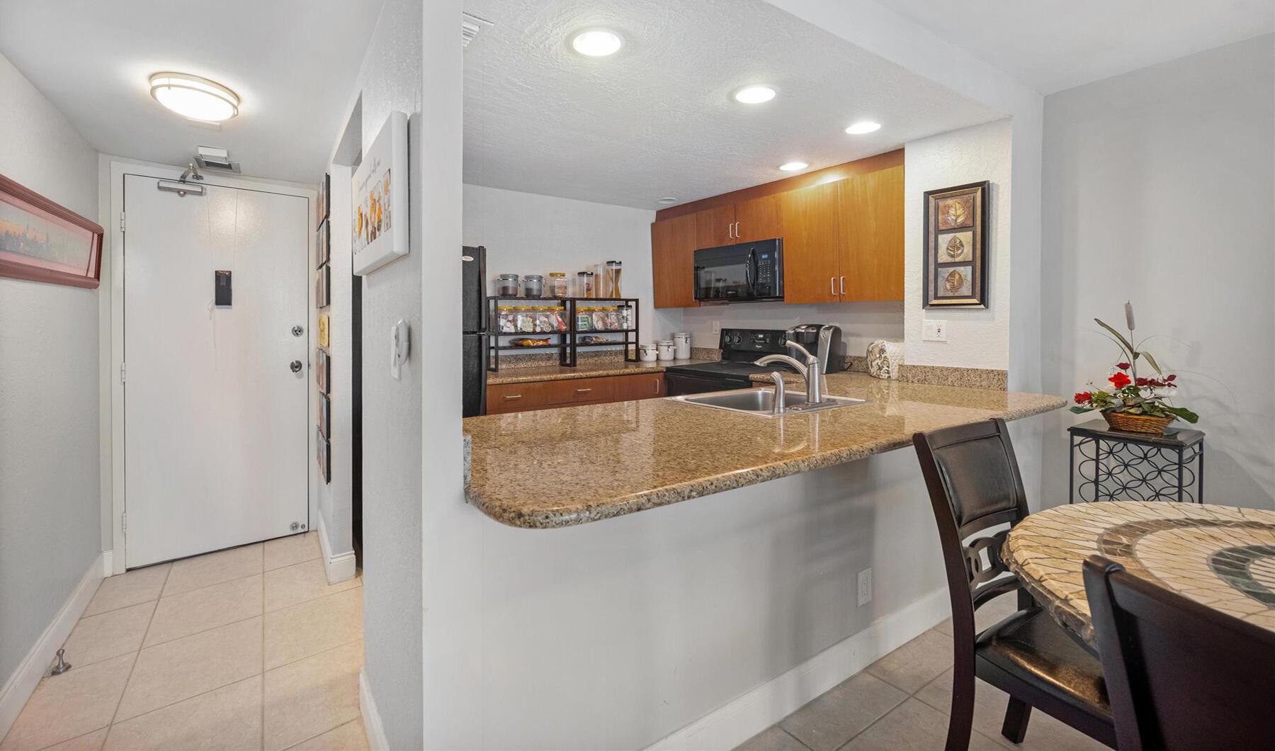 LE CHATEAU ROYAL CONDO - Residential
