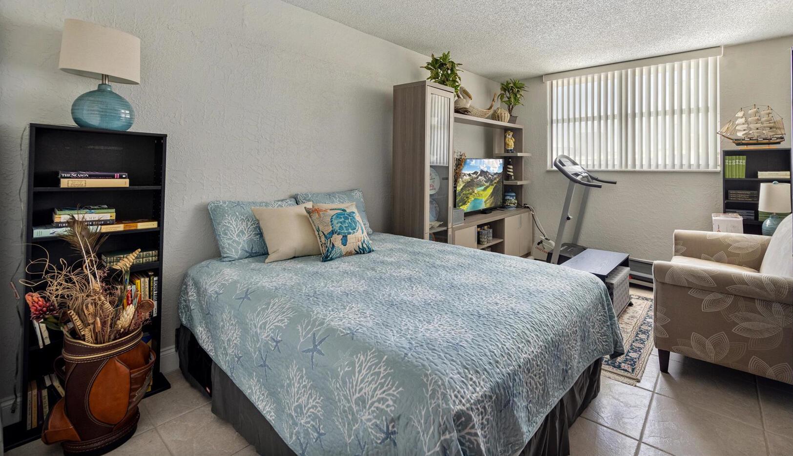 LE CHATEAU ROYAL CONDO - Residential