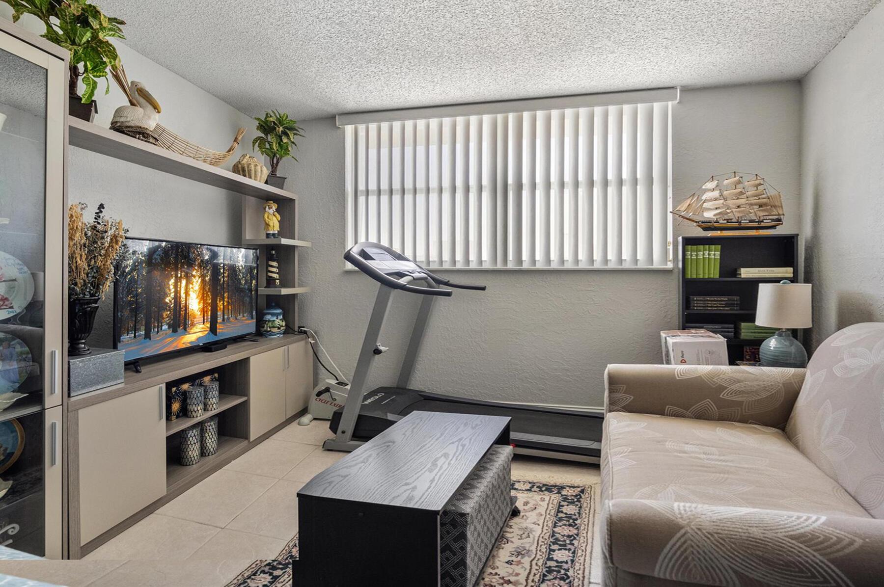 LE CHATEAU ROYAL CONDO - Residential