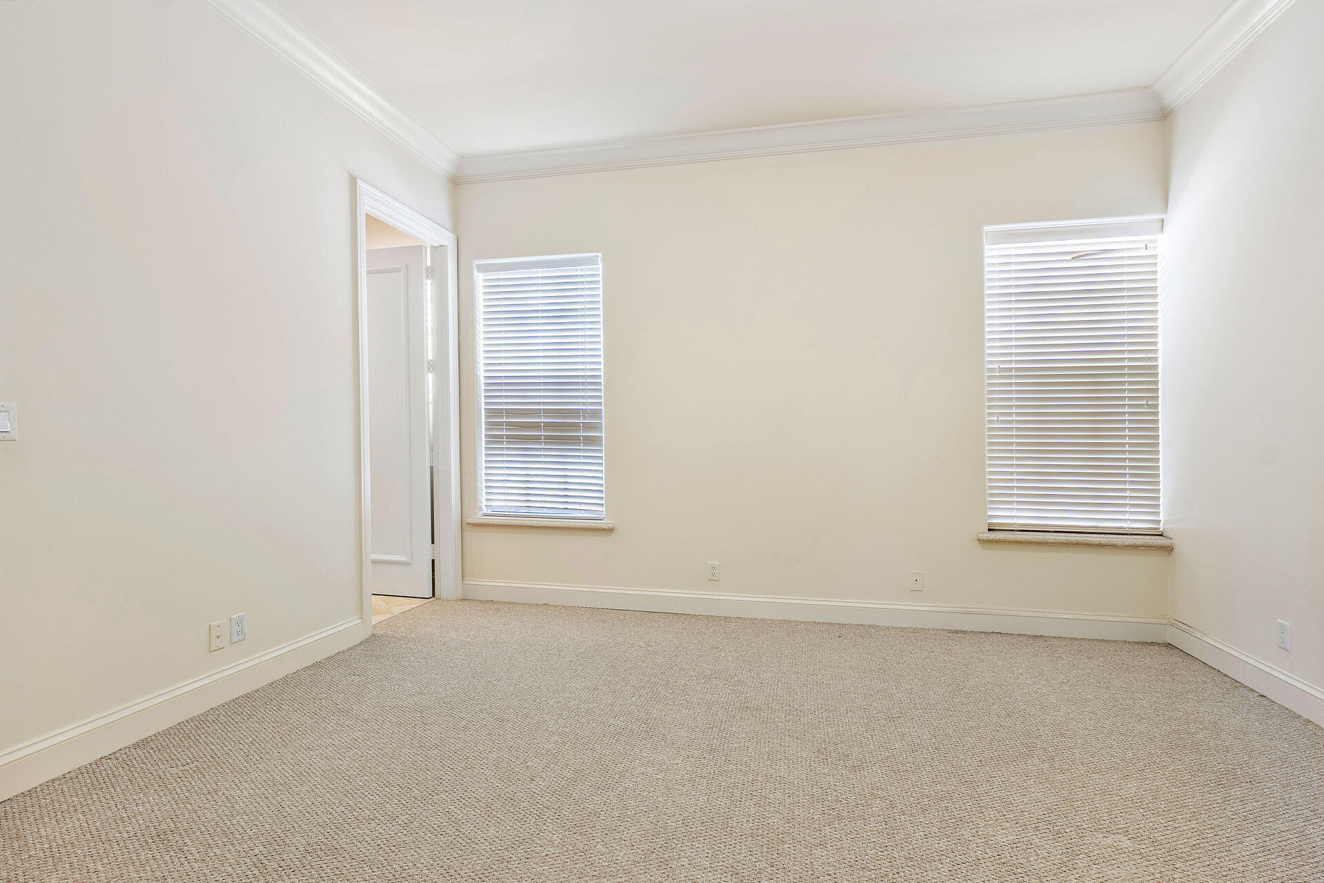 ROYAL PALM YACHT & COUNTR - Residential