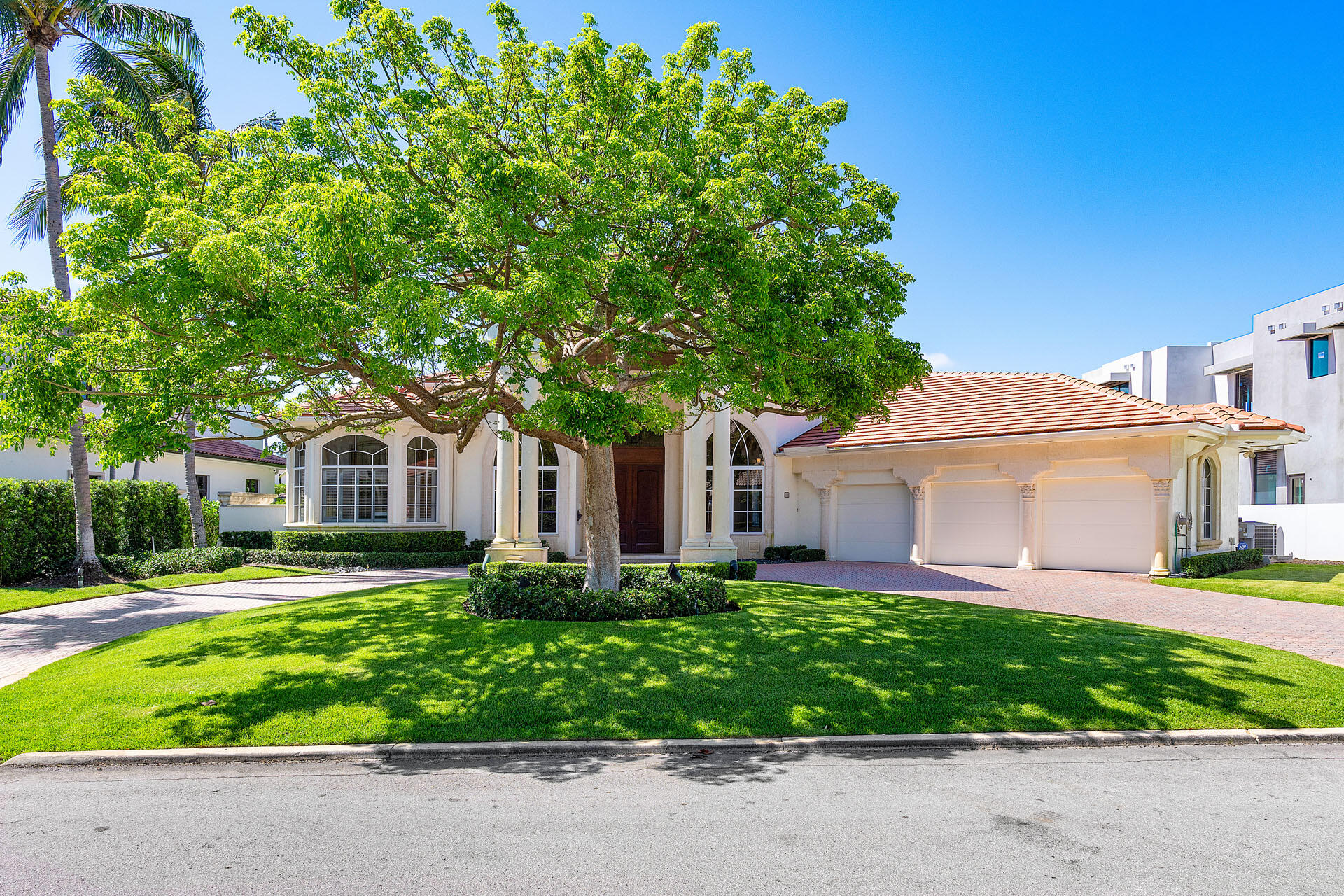 ROYAL PALM YACHT & COUNTR - Residential