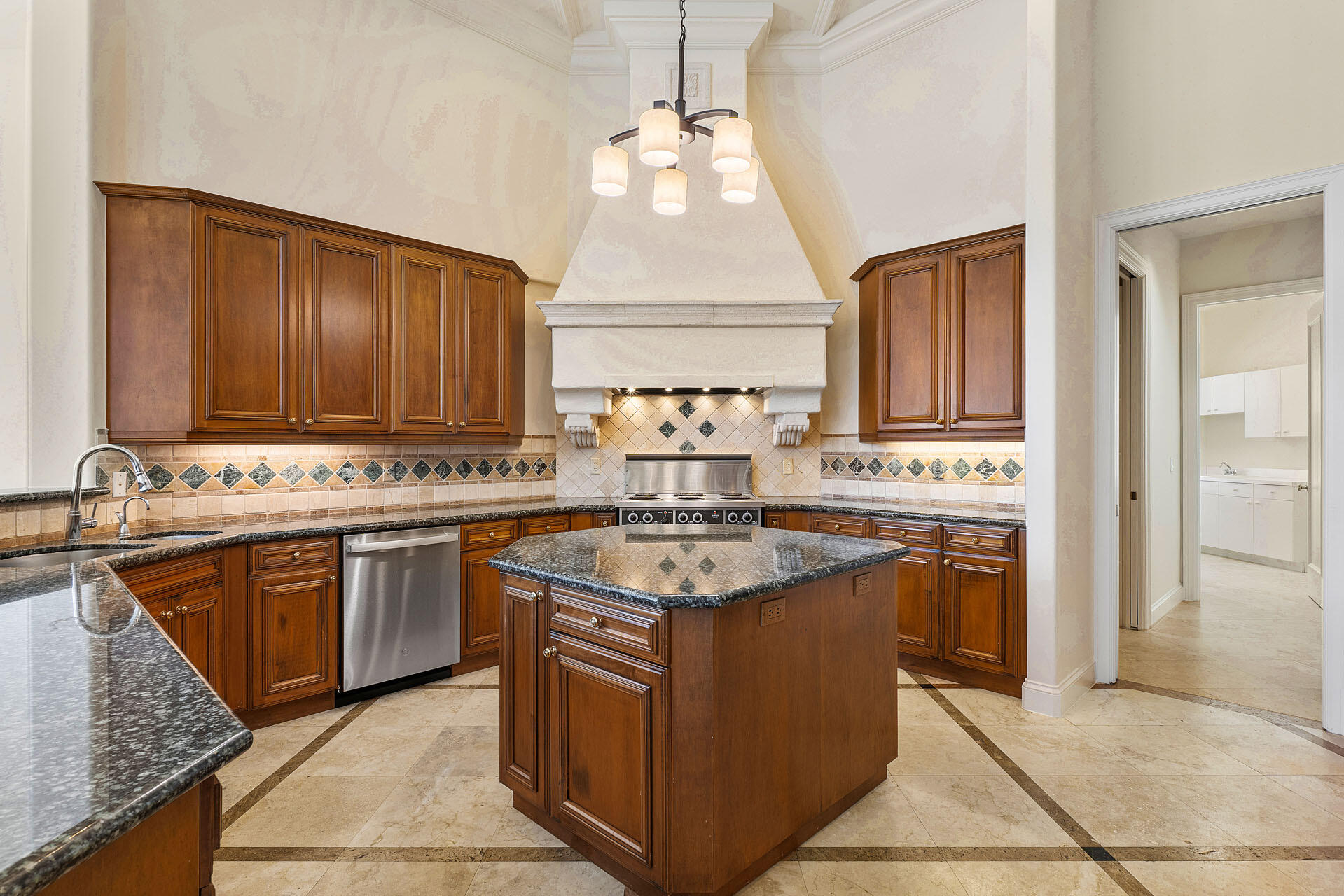 ROYAL PALM YACHT & COUNTR - Residential