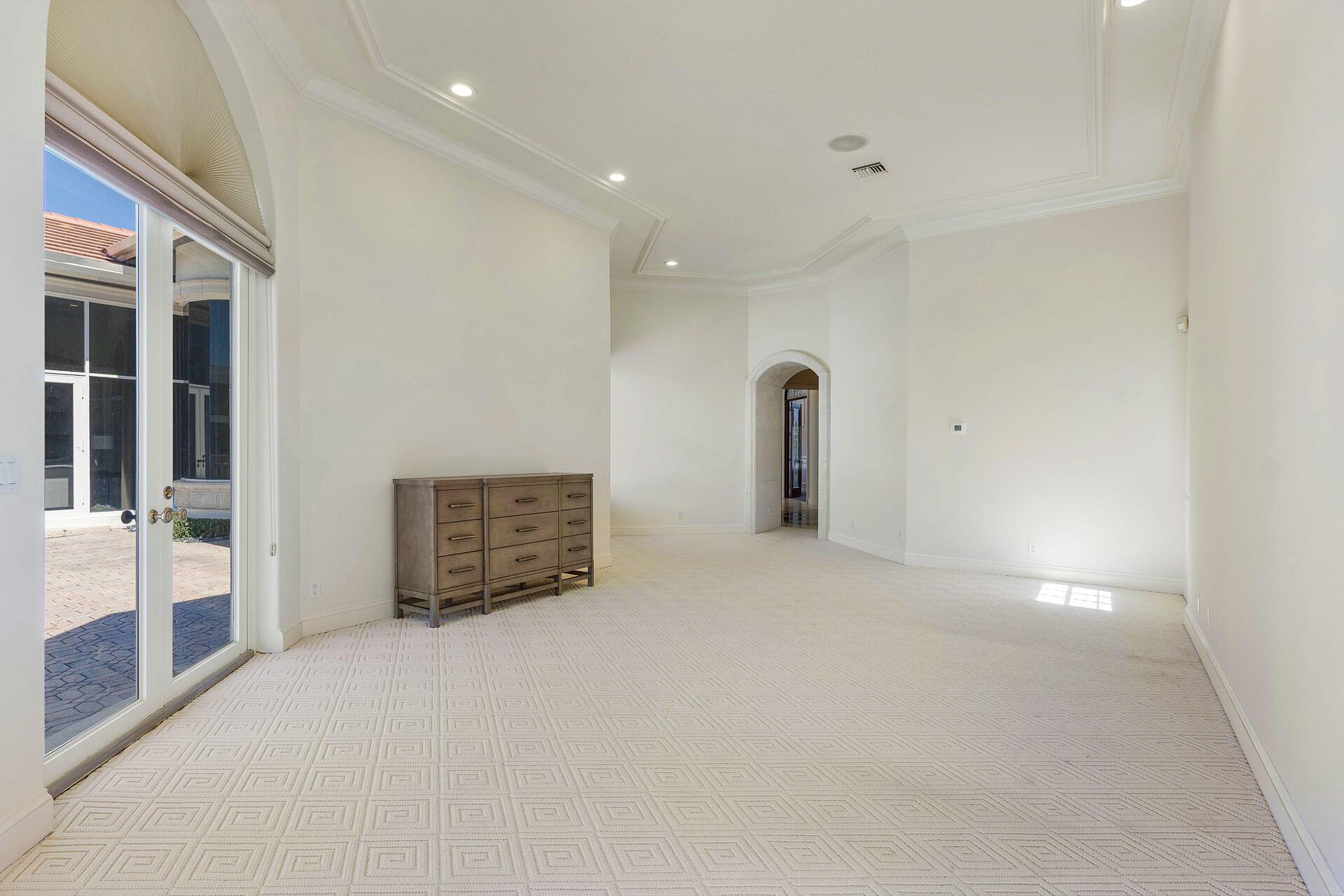 ROYAL PALM YACHT & COUNTR - Residential