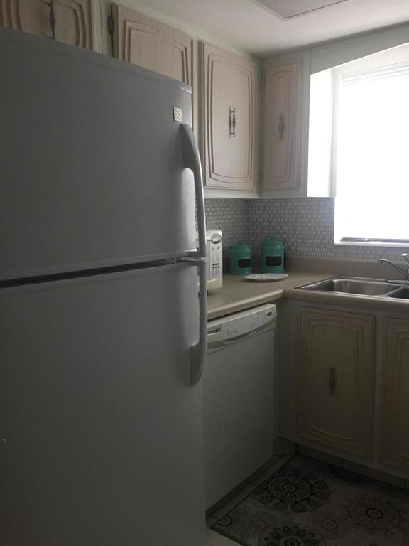 CRESTHAVEN VILLAS COND NO 31 - Residential