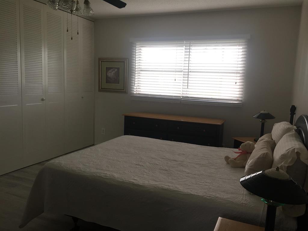 CRESTHAVEN VILLAS COND NO 31 - Residential