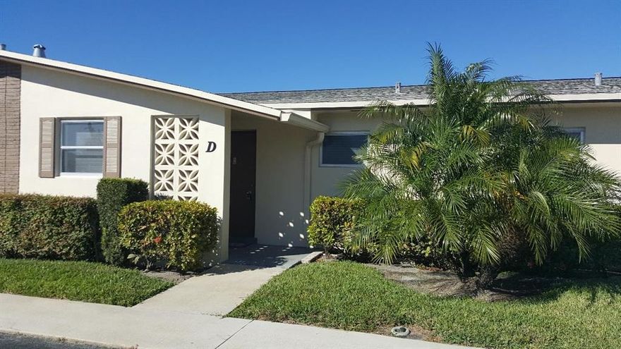 BEAUTIFUL UNIT IN A DESIRABLE AREA, FRESHLY PAINT, NEW FLOOR, NEWER APPLIANCES, CEILING FANS, LOTS OF CLOSET SPACE, FLORIDA ROOM WITH EXTRA SORAGE.. CLUBHOUSE WITH A LOT TO OFFER.. MUST SEE!!