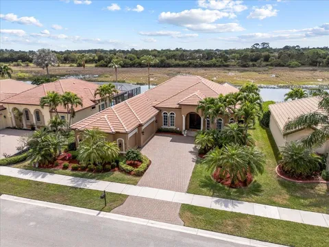 937 SW Grand Reserves Boulevard, Port St Lucie, FL MLS: R11072080