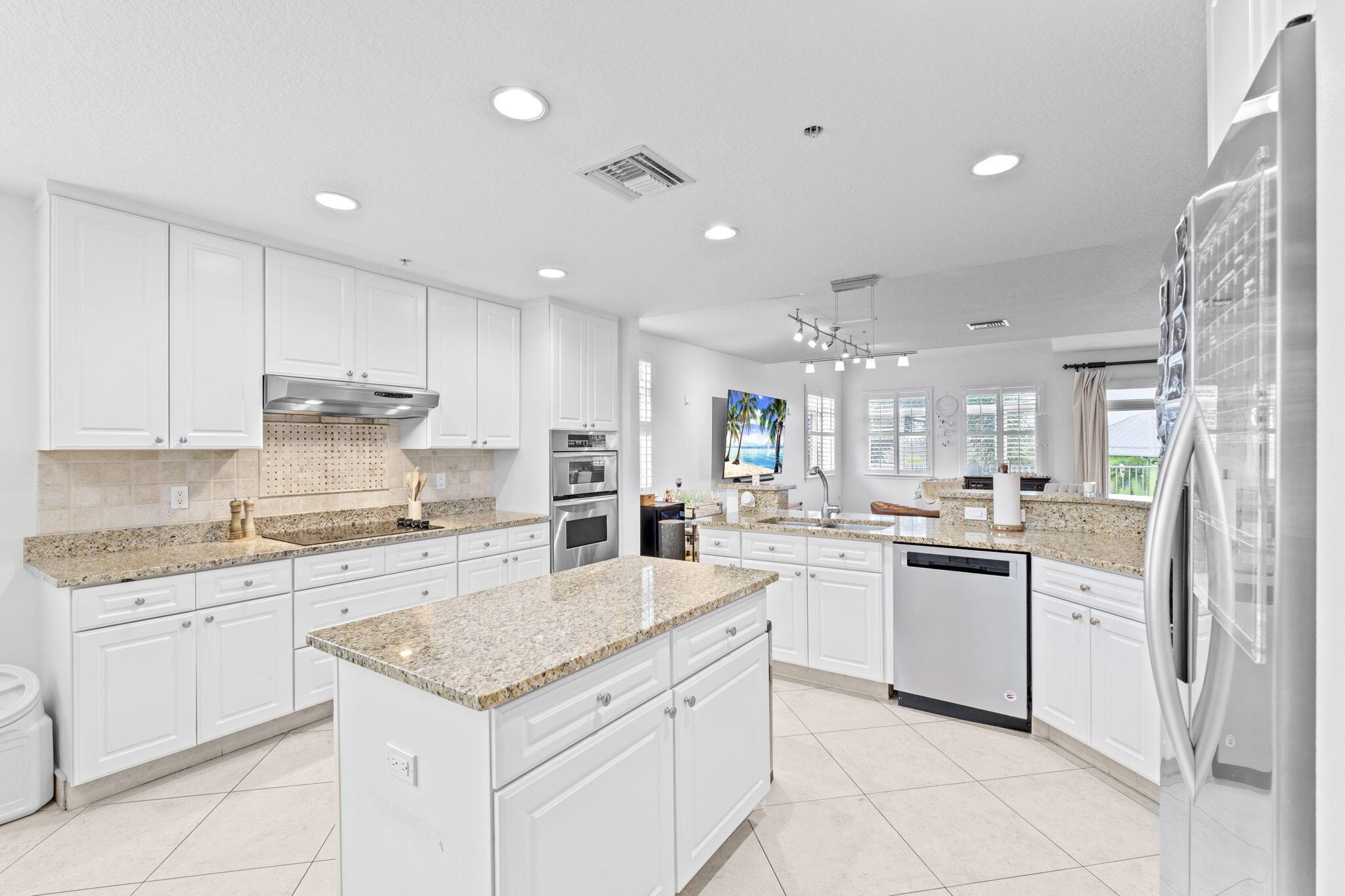 305 E Ocean Avenue Th-7