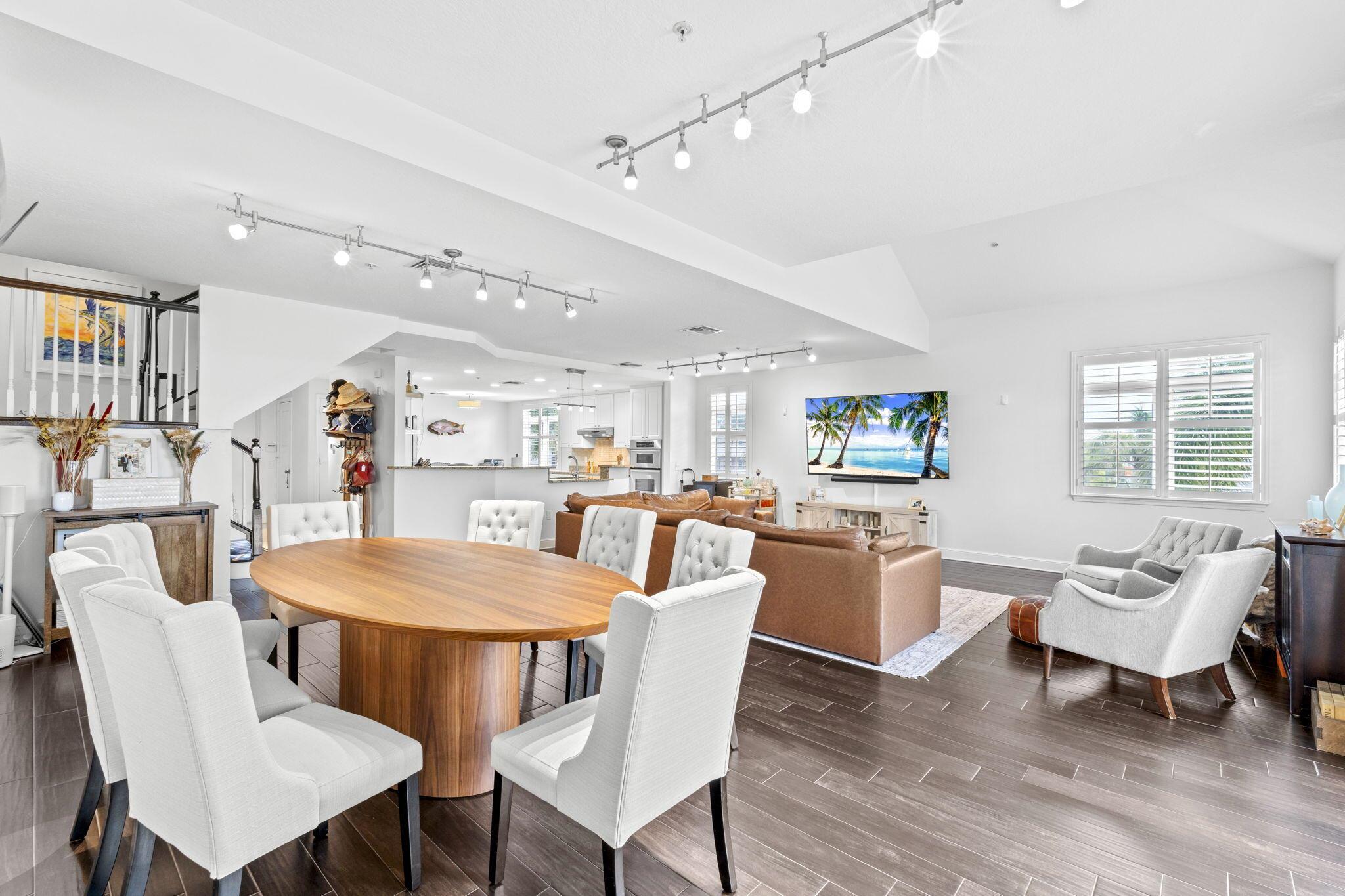 OLDE VILLAGE POINTE CONDO - Residential