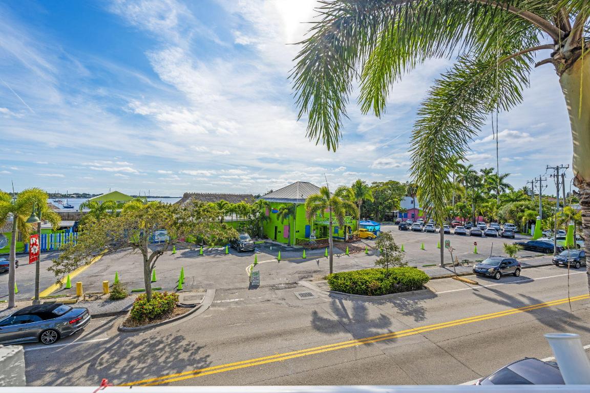 OLDE VILLAGE POINTE CONDO - Residential