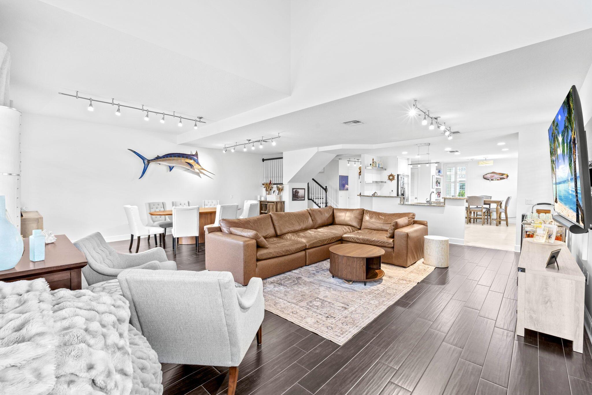 OLDE VILLAGE POINTE CONDO - Residential