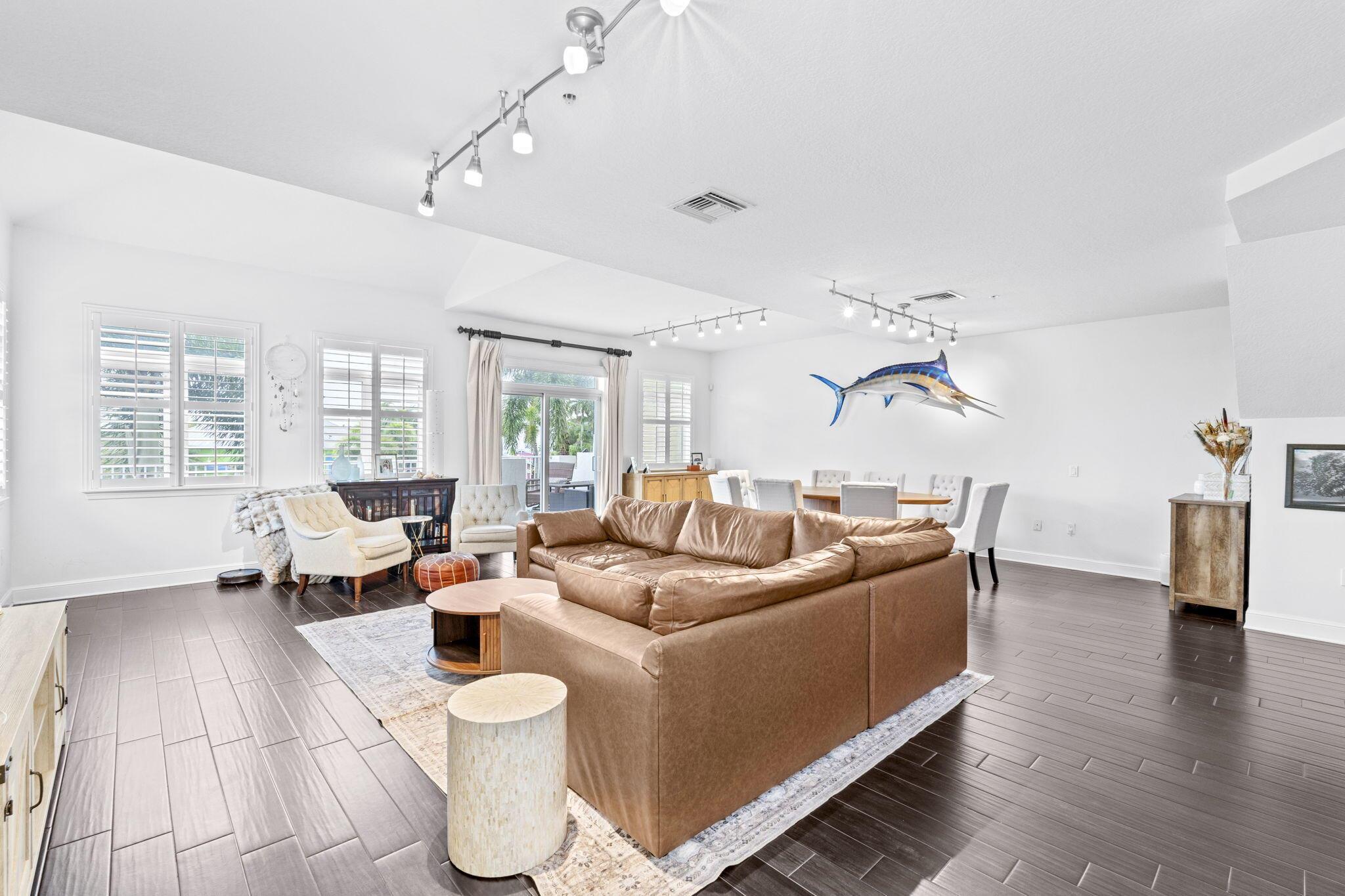 OLDE VILLAGE POINTE CONDO - Residential