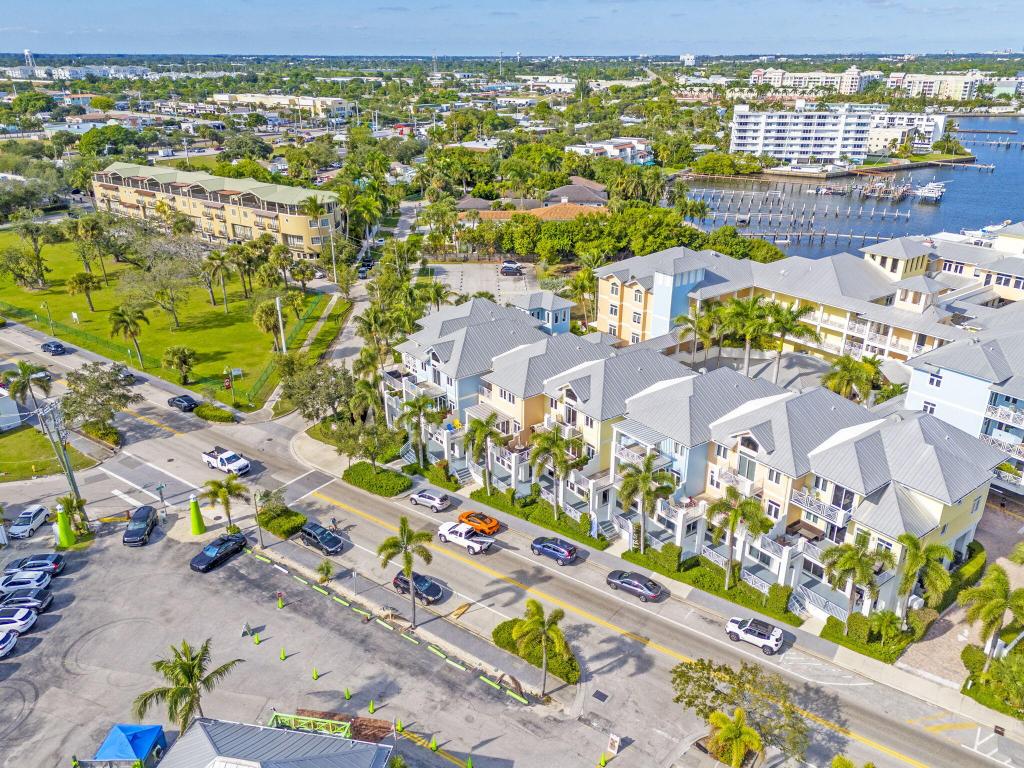 OLDE VILLAGE POINTE CONDO - Residential