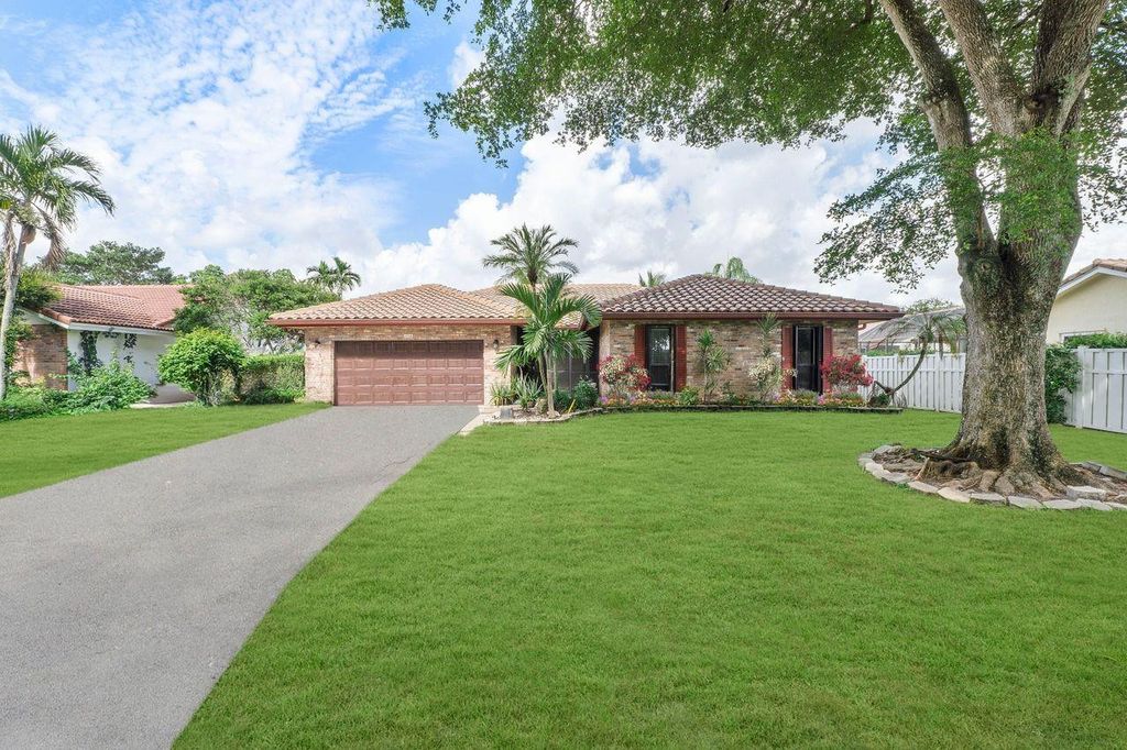 Photo of 3934 NW 70th Avenue, Coral Springs, FL 33065 (MLS # F10457694)