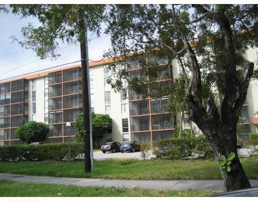 Woodside Apartments - Residential