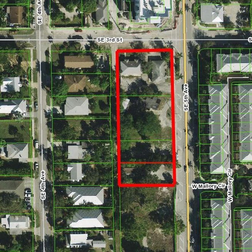 Fabulous Delray Beach Residential Development Opportunity on roughly .9 acres Corner Lot consisting of 4 adjoining parcels (302, 318, 338, 346) fronting Federal Hwy. just 3 blocks South of Atlantic Ave and one block South of the new Aloft Hotel. Walk to the beach, shops, and restaurants.
Existing zoning allows for the construction of either 26 Luxury 1500 sq. ft. condos or 20 3 story town homes.