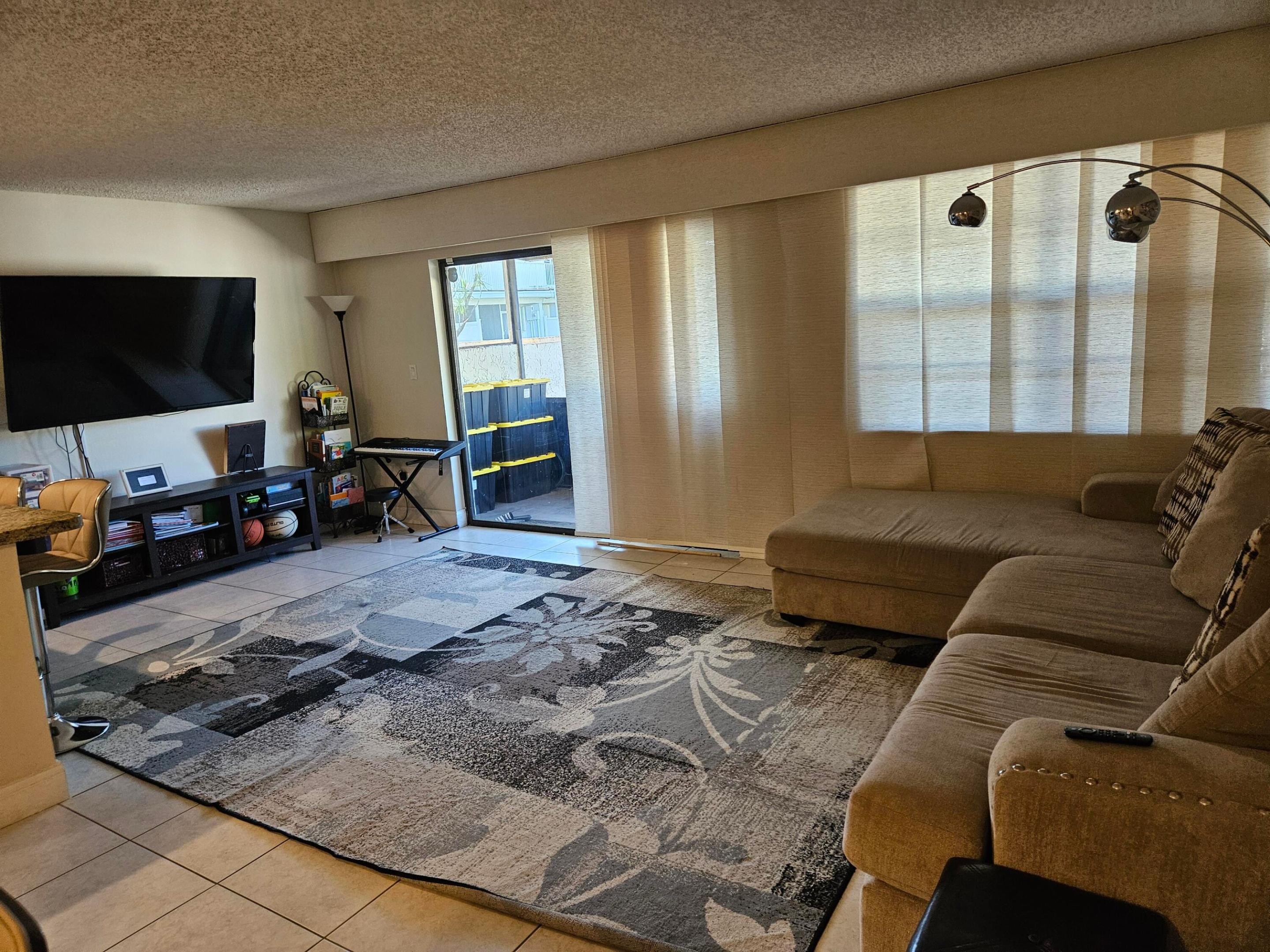 VILLAS OF SHERIDAN CONDO - Residential