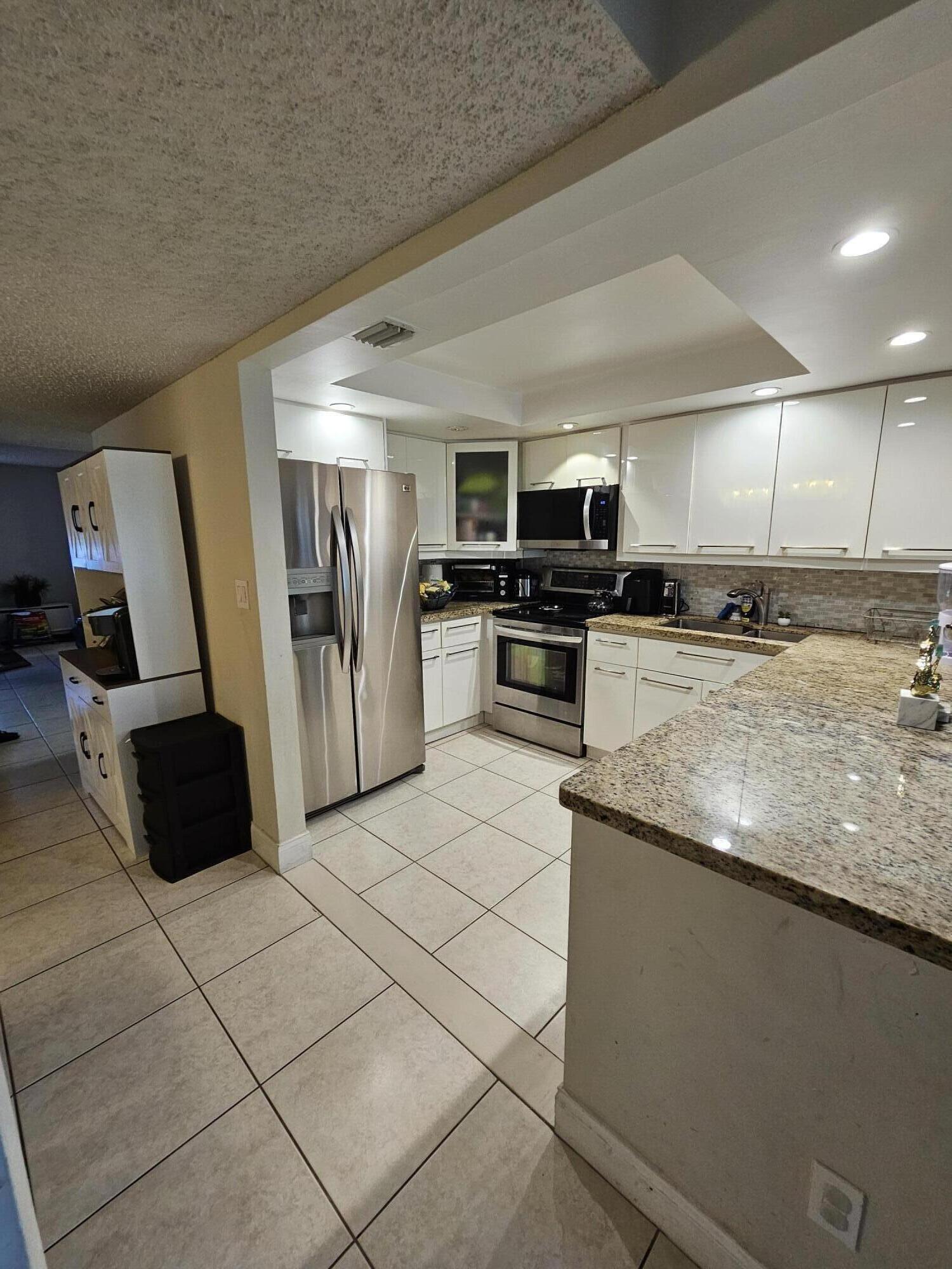 VILLAS OF SHERIDAN CONDO - Residential
