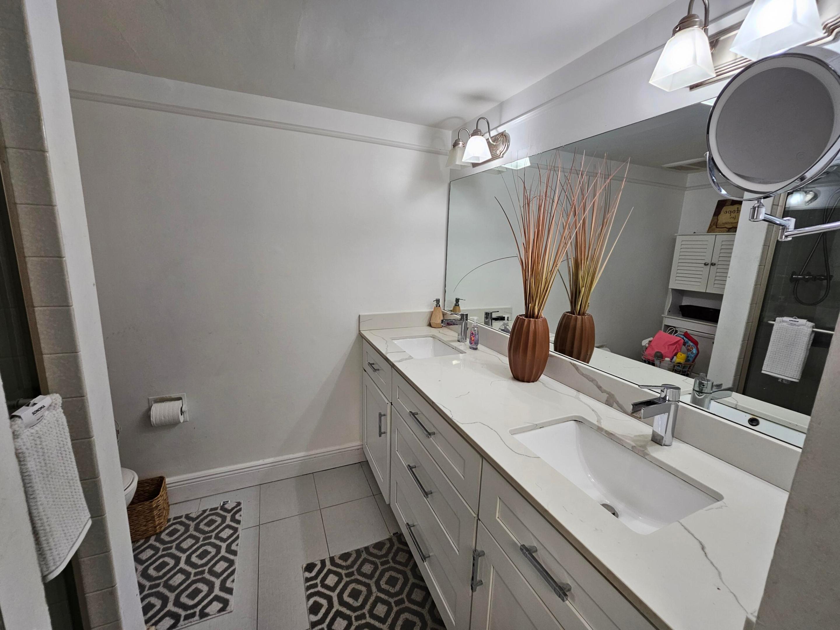 VILLAS OF SHERIDAN CONDO - Residential