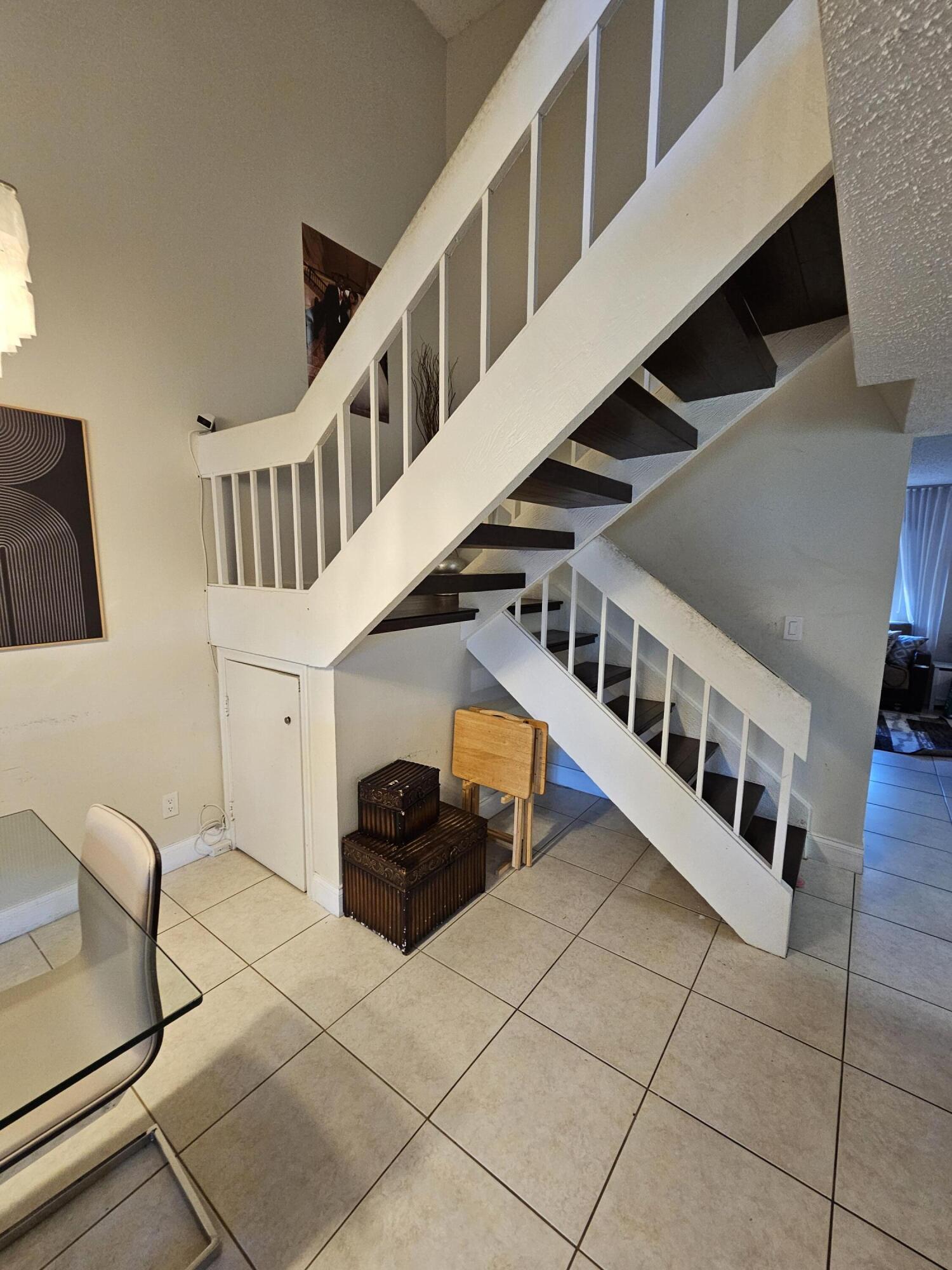 VILLAS OF SHERIDAN CONDO - Residential
