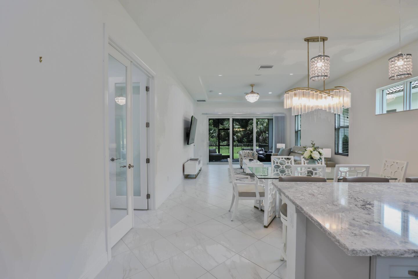 11587 SW Visconti Way, Port St Lucie, FL, 34986/$420,000 4 11587 SW Visconti Way