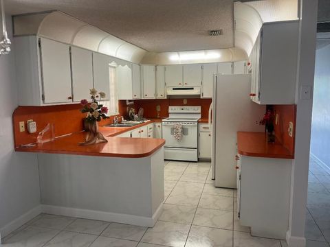 820 W Lakewood Road West Palm Beach FL 33405