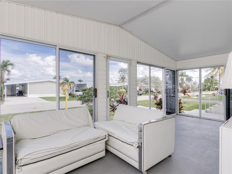 Ravenswood Estates & Mari - Residential