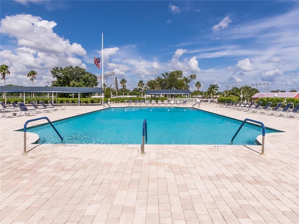 Ravenswood Estates & Mari - Residential