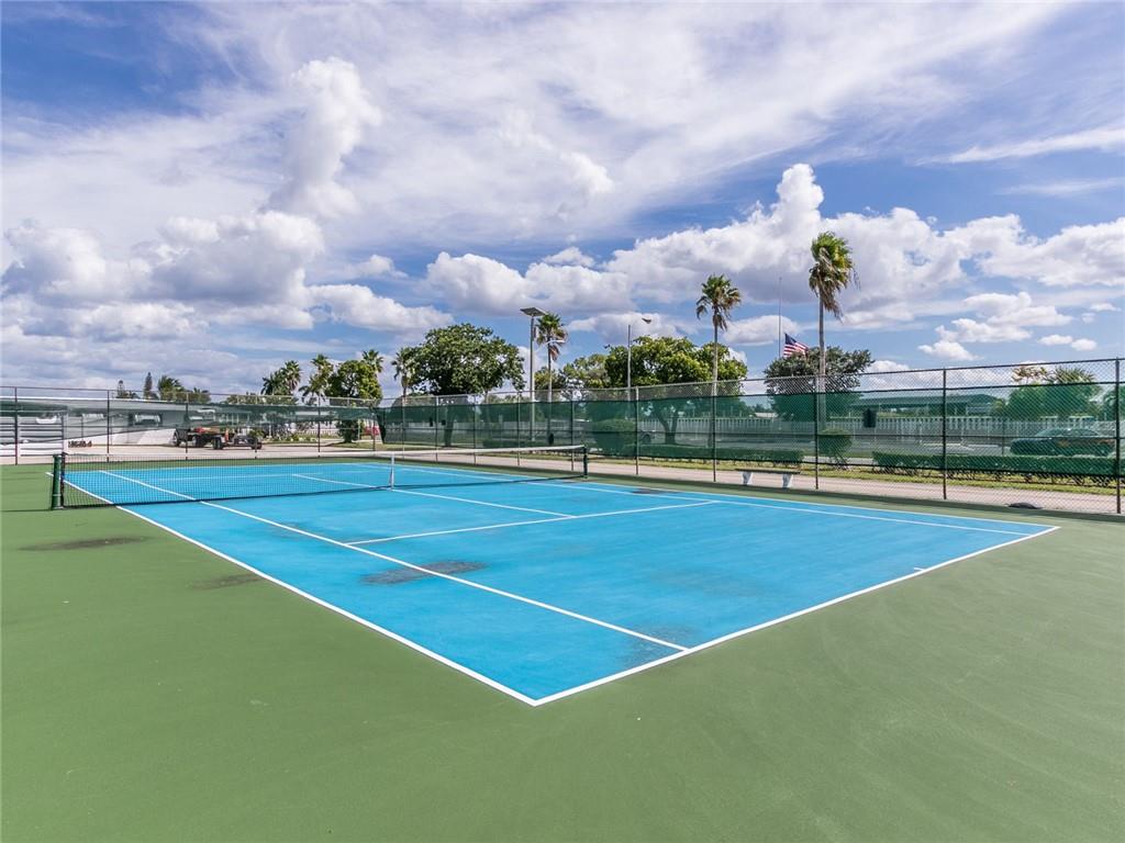 Ravenswood Estates & Mari - Residential