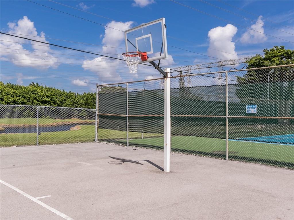 Ravenswood Estates & Mari - Residential