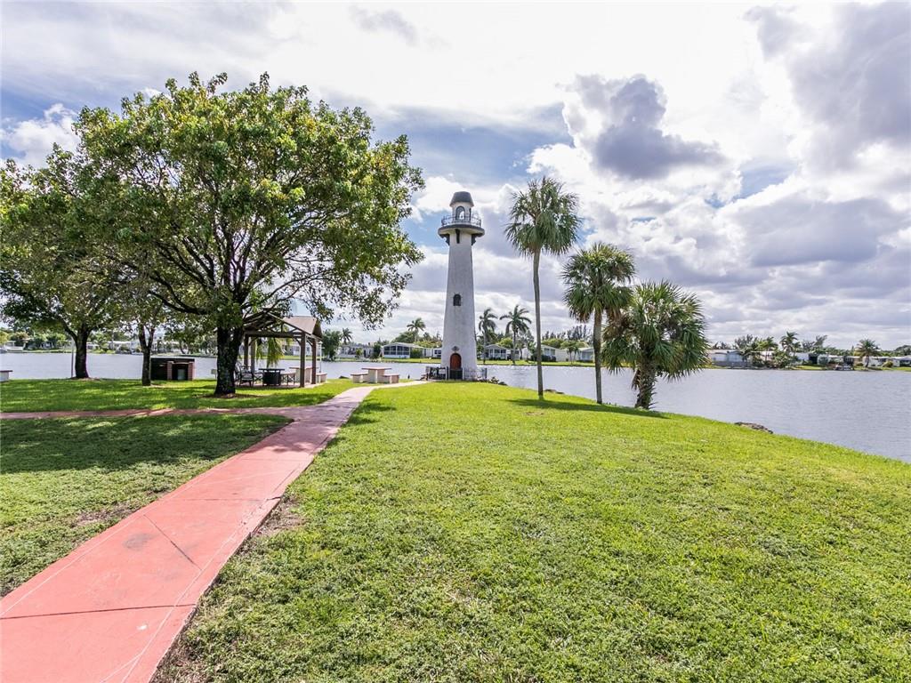 Ravenswood Estates & Mari - Residential