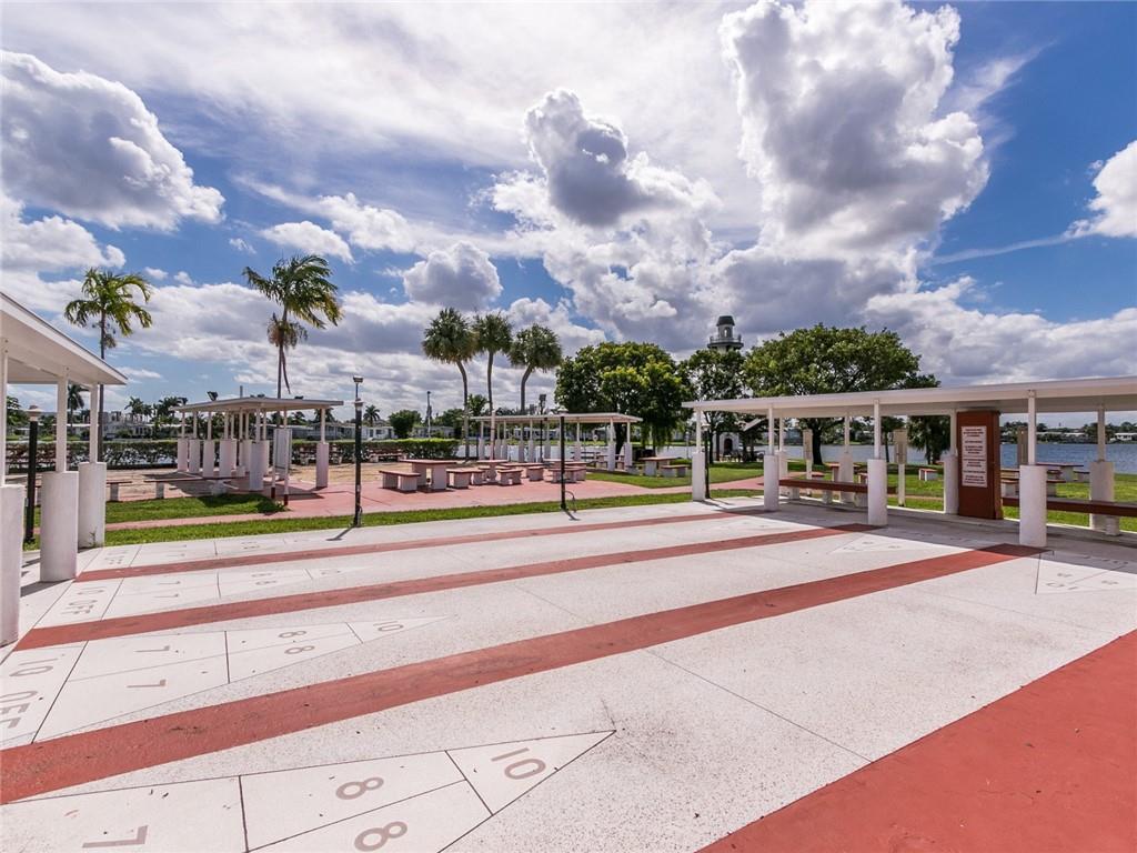 Ravenswood Estates & Mari - Residential