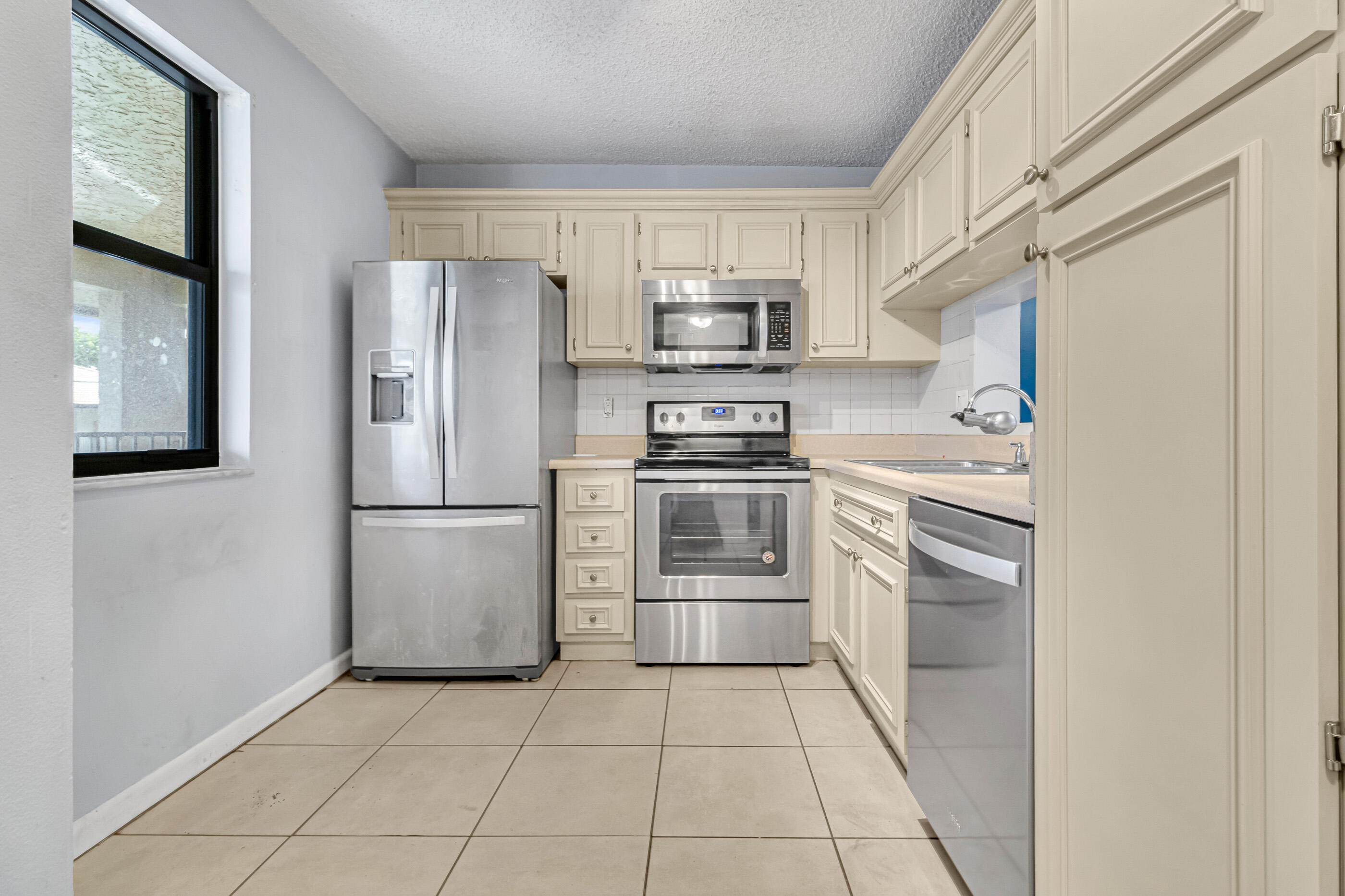 VIEWPOINTE CONDO - Residential