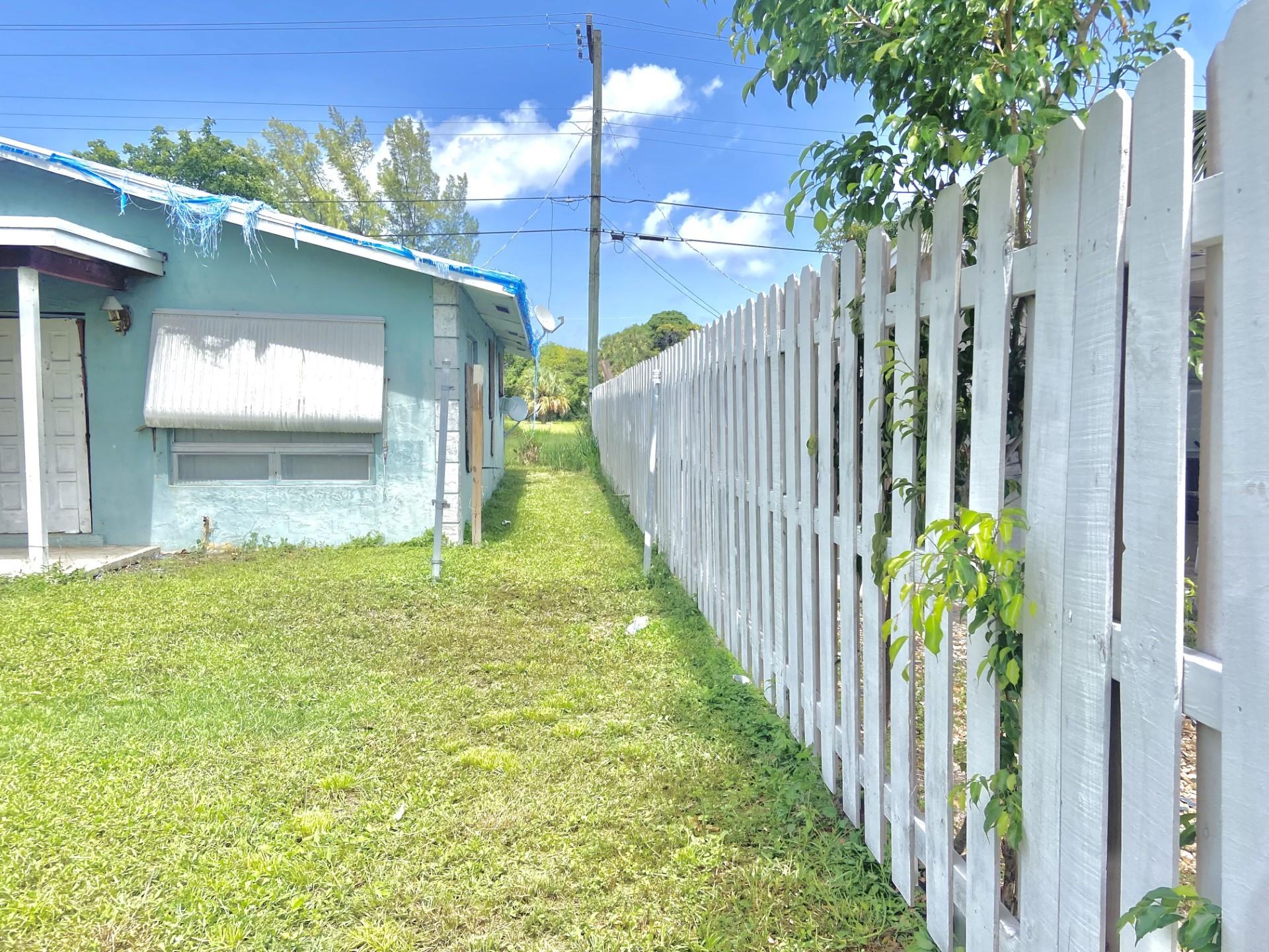 730 NW 17th Ter