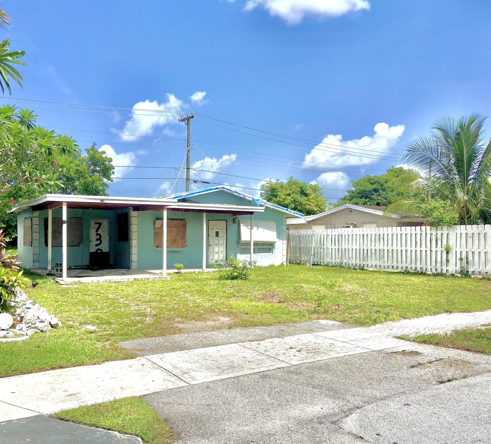 Excellent INVESTOR Opportunity! CASH OFFERS ONLY. Single family home in Hunters Manor area. This home is in complete disrepair and needs everything. Roof needs total replacement. There is no electricity, and the condition of the AC and water heater is unknown. Great opportunity to FIX and FLIP in a great neighborhood in Pompano Beach! There are many new homes in this neighborhood!