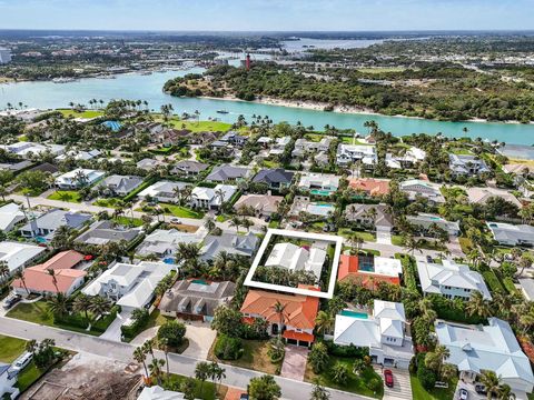 A home in Jupiter Inlet Colony